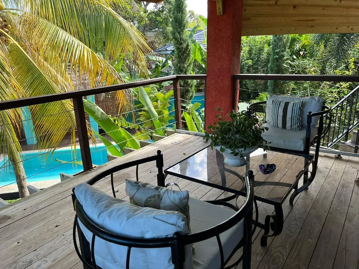 Pensión Hotel Hidden Gem @ White River Ocho Rios - Secluded Retreat For Two